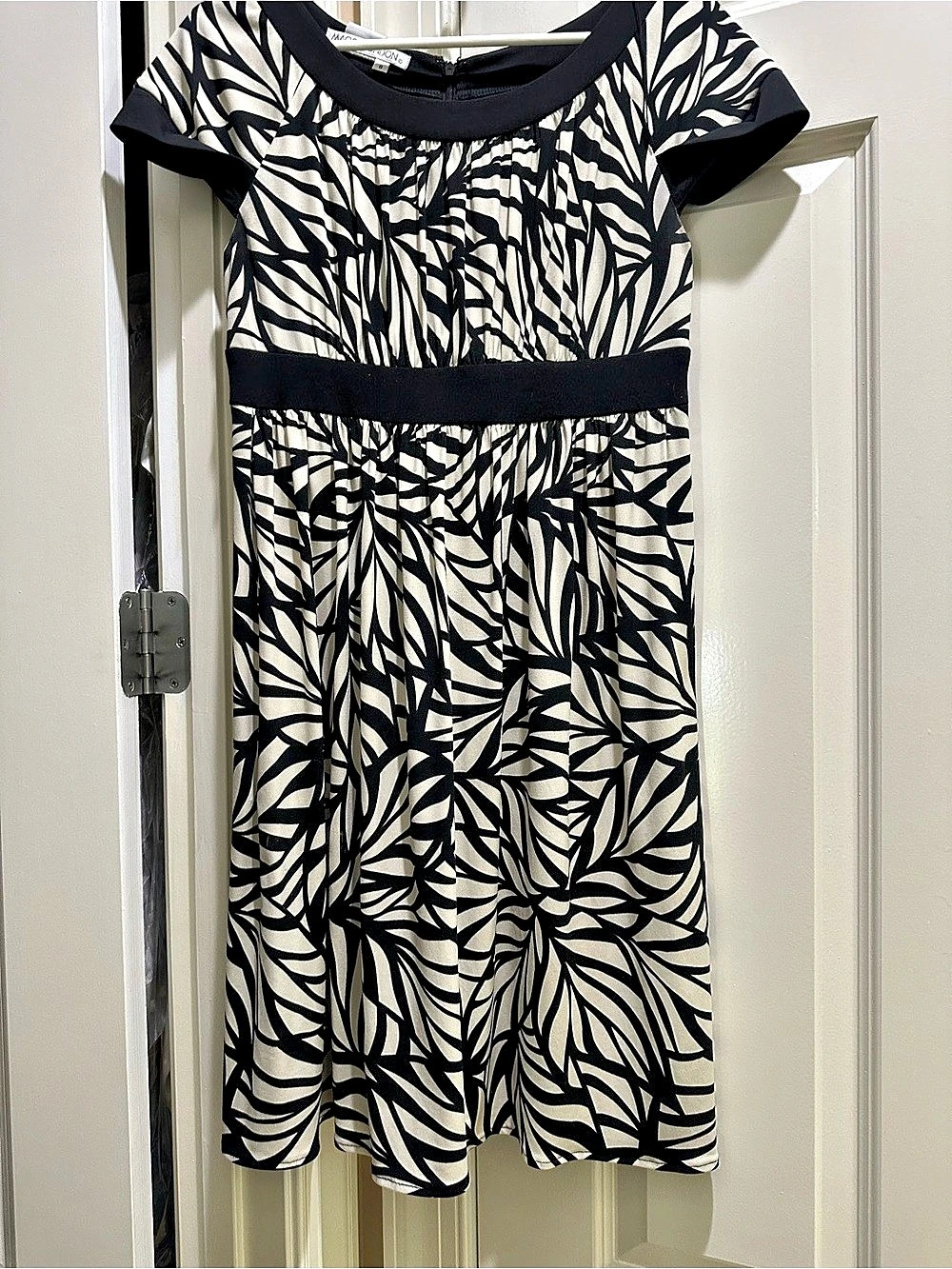 Maggy London Animal Print Midi Dress Size Medium